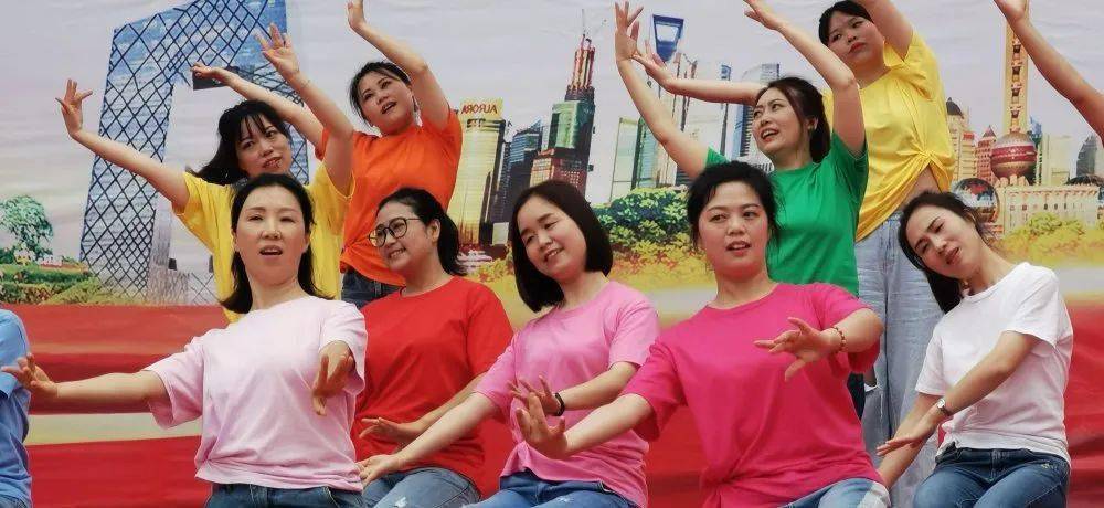 科技与艺术融合之作，最新款十字绣钱包引领时尚新生活