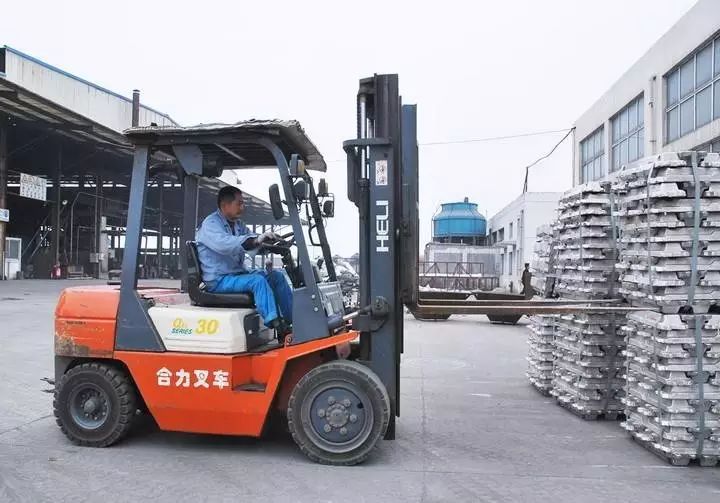 最新叉车招聘启事及职位更新通知