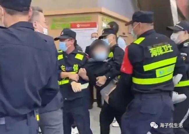 特斯拉无人驾驶货运车，载你探索自然美景，承载20人的心灵之旅